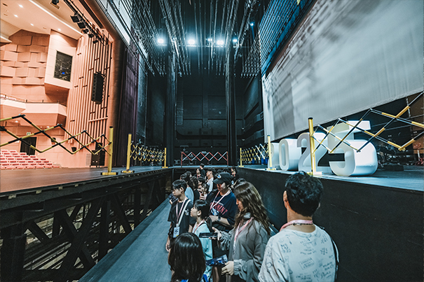 백 스테이지 투어 1